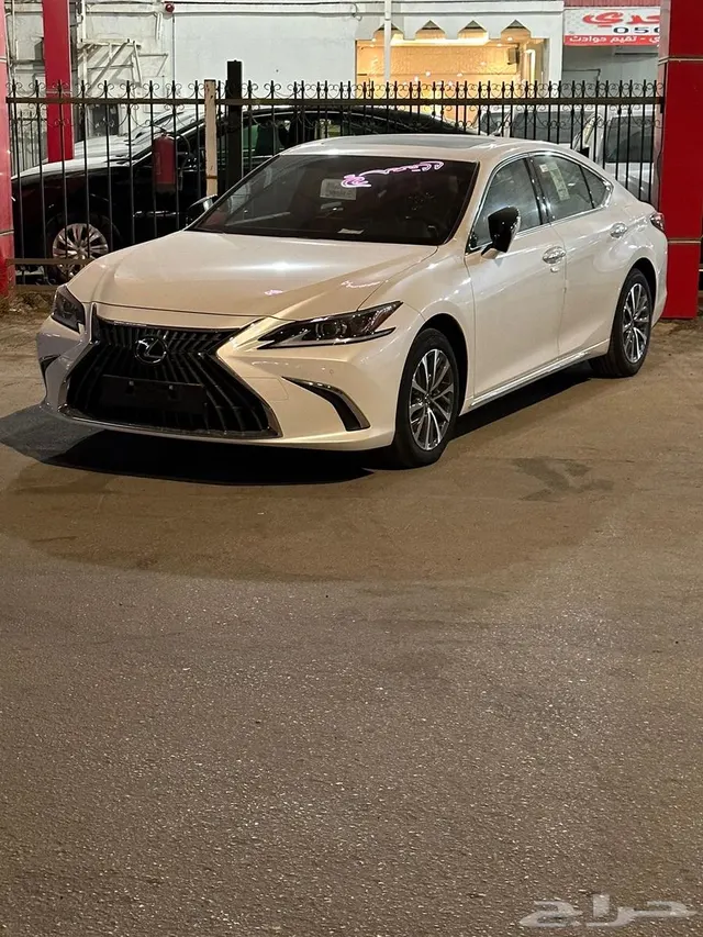Lexus ES 250 2025