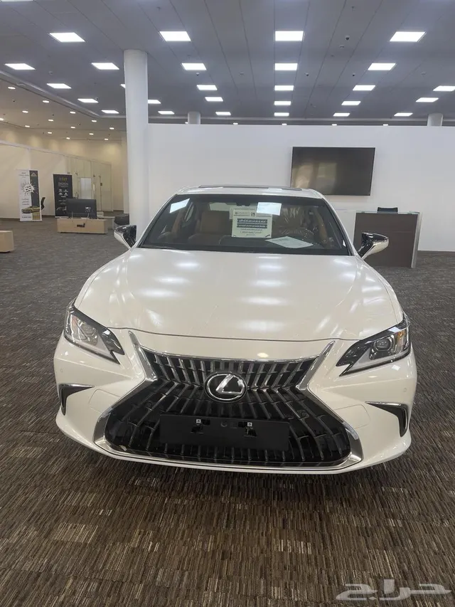 Lexus ES 300 2025