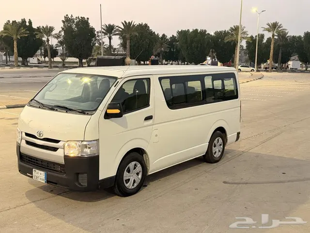 Toyota Hiace 2015