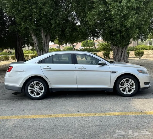 Ford Taurus 2015