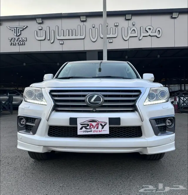 Lexus LX 570 2013