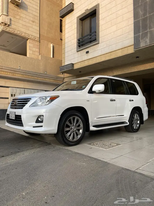 Lexus LX 570 2011