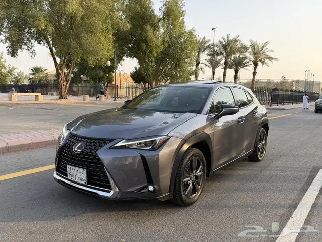 Lexus UX 200 2021