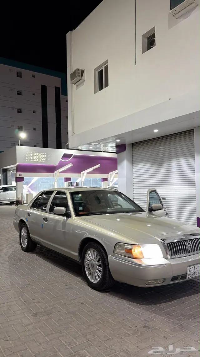 Ford Grand Marquis 2010