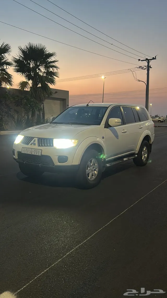 Mitsubishi Pajero 2012