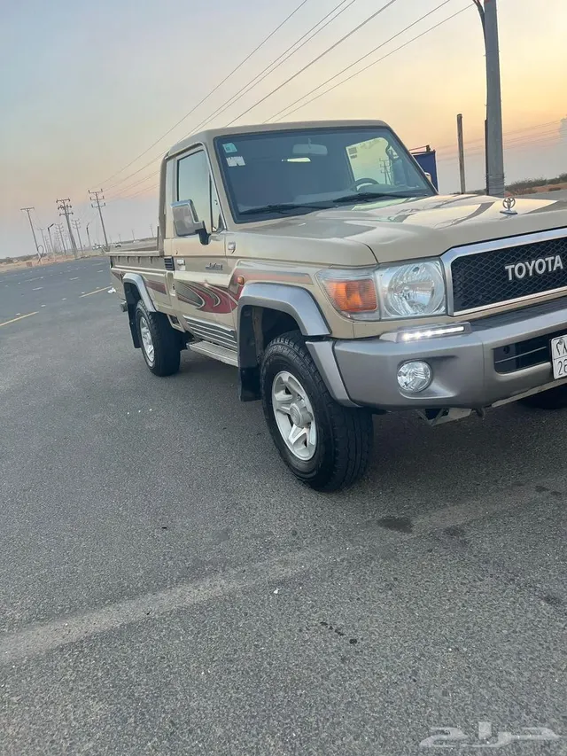 Toyota Land Cruiser Pickup 2015