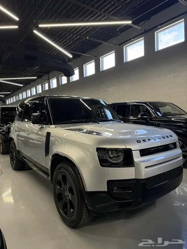 Land Rover Defender 2024