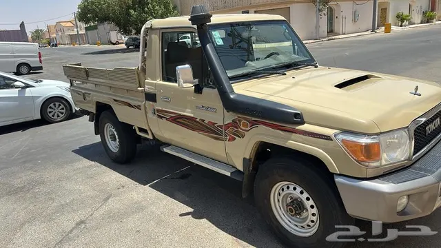 Toyota Land Cruiser Pickup 2021