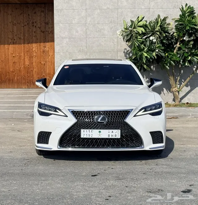 Lexus LS 2025