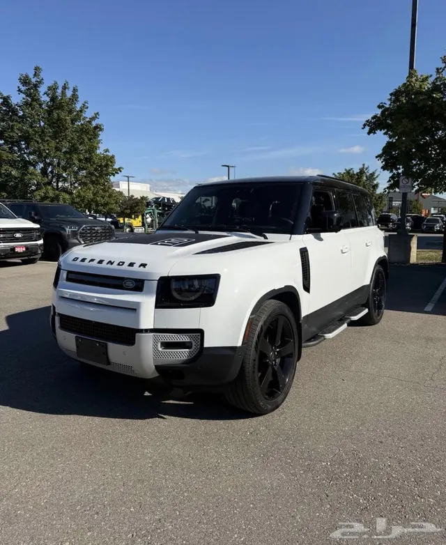 Land Rover Defender 2024