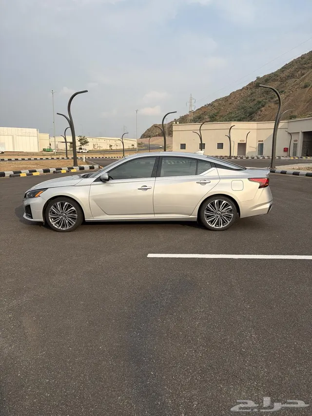 Nissan Altima 2024