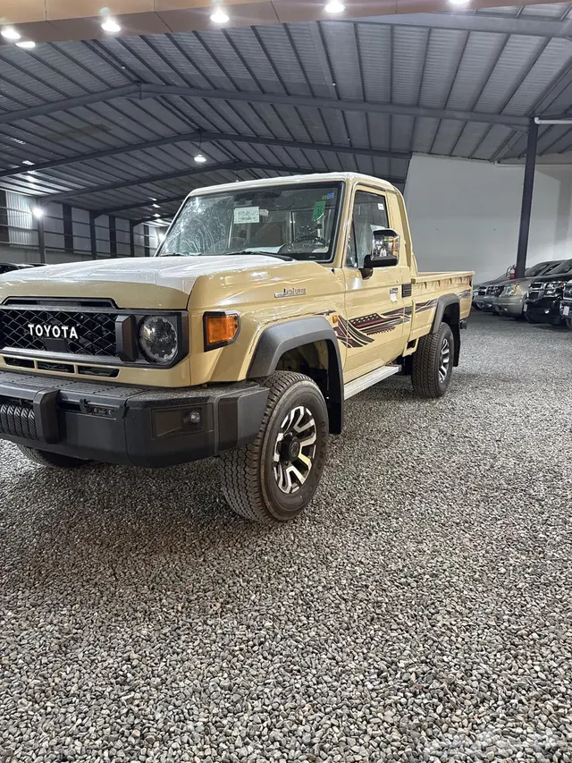 Toyota Land Cruiser Pickup 2026