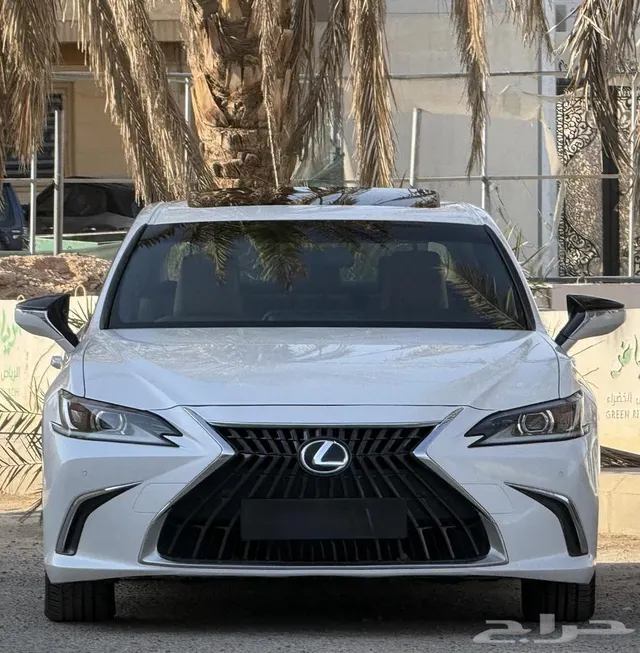 Lexus ES 300 2022