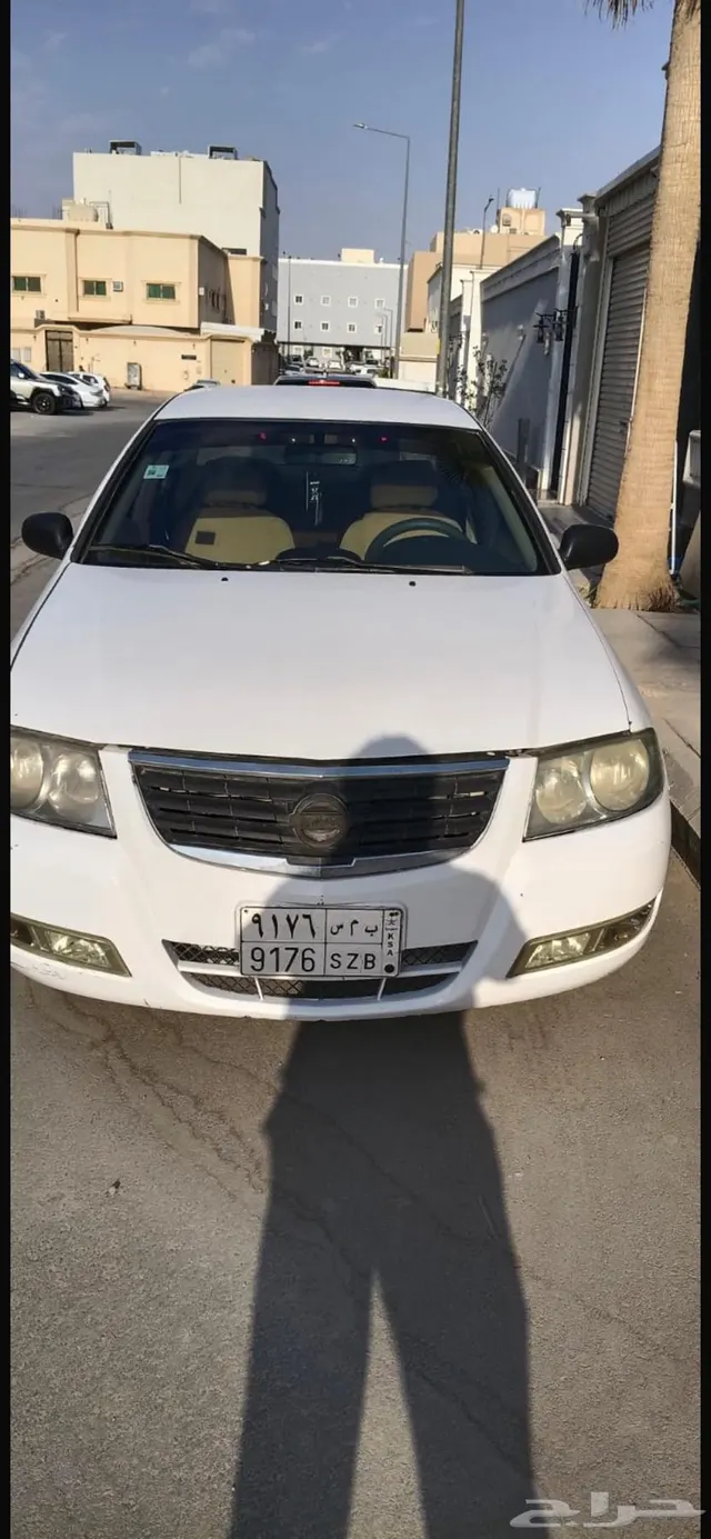 Nissan Sunny 2012