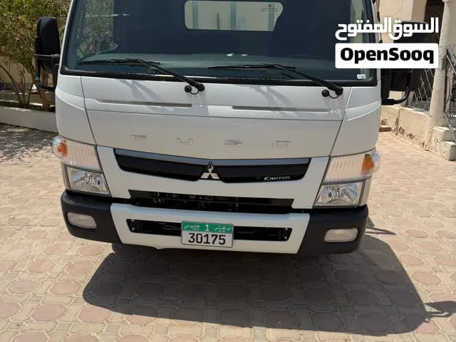 Mitsubishi Canter 2025