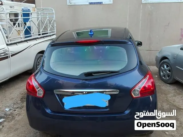 Nissan Tiida 2015