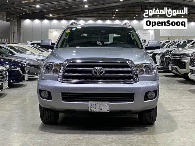 Toyota Sequoia 2016