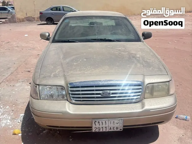 Ford Crown Victoria 2000