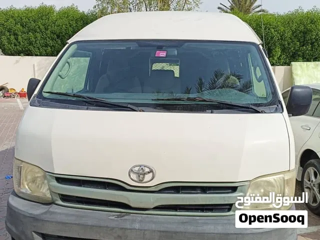 Toyota Hiace 2013