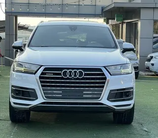 Audi Q7 2018 — OneClickDrive