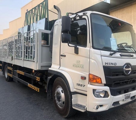 Hino 500 2025 — OneClickDrive