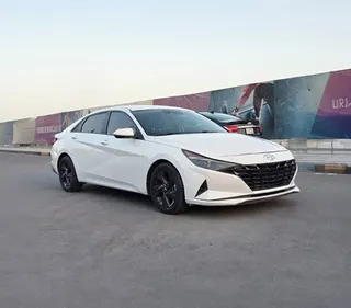 Hyundai Elantra 2022 — OneClickDrive
