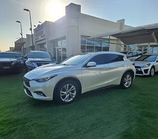 Infiniti Q30 2017 — OneClickDrive