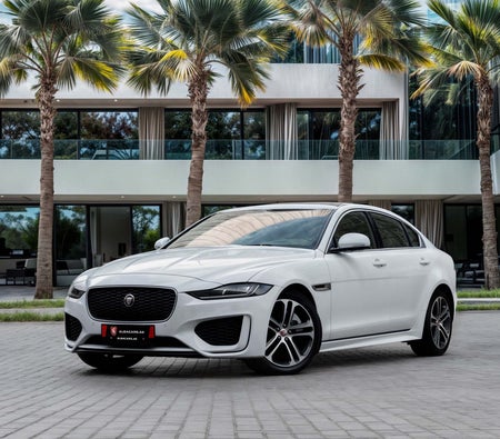 Jaguar Xe 2025 — OneClickDrive