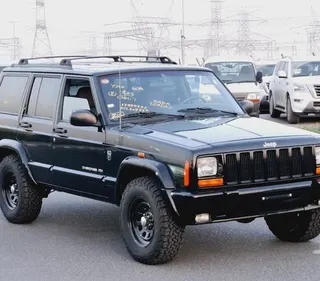 جيب شيروكي 2001