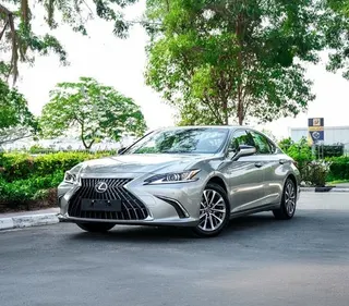 Lexus ES 300 2024 — OneClickDrive