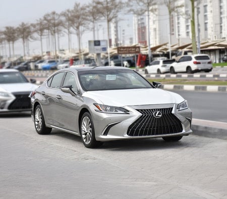 Lexus ES Series 2023 — OneClickDrive