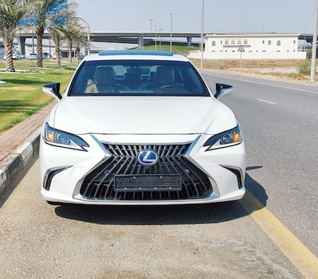Lexus ES Series 300 H 2021 — OneClickDrive