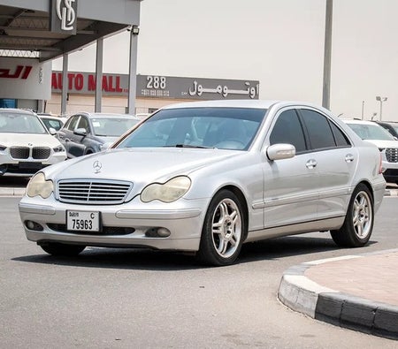 Mercedes-Benz C Class 2001 — OneClickDrive