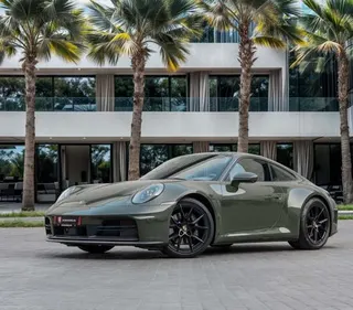 بورشه Carrera 2025 — OneClickDrive