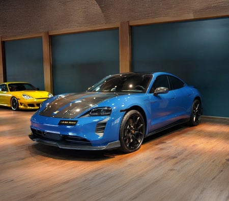 Porsche Taycan GTS 2022 — OneClickDrive