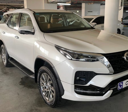 Toyota Fortuner VXR 2025 — OneClickDrive
