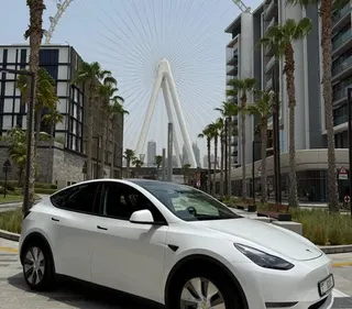 تيسلا Model Y 2024
