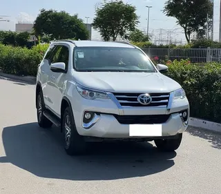 Toyota Fortuner 2018 — OneClickDrive