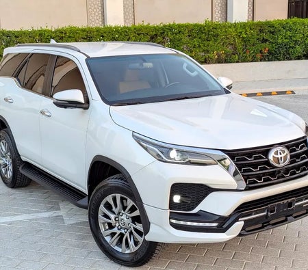 Toyota Fortuner VXR 2025 — OneClickDrive