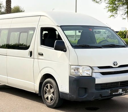 Toyota Hiace 2018 — OneClickDrive