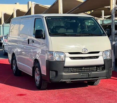 Toyota Hiace 2022 — OneClickDrive