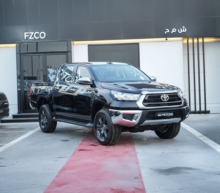 Toyota Hilux 2025 — OneClickDrive