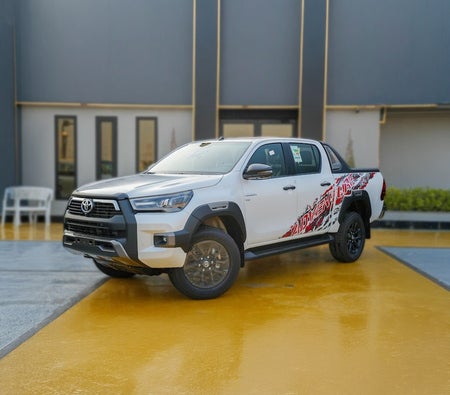 Toyota Hilux 2025 — OneClickDrive