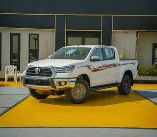 Toyota Hilux GLX 2025 — OneClickDrive