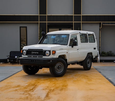 Toyota Land Cruiser 70 2024 — OneClickDrive