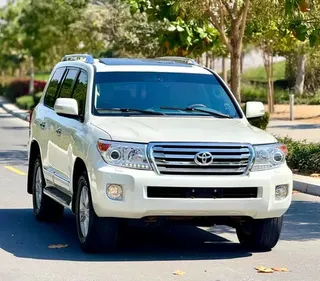 تويوتا لاند كروزر GXR 2014
