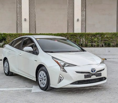 Toyota Prius 2017 — OneClickDrive