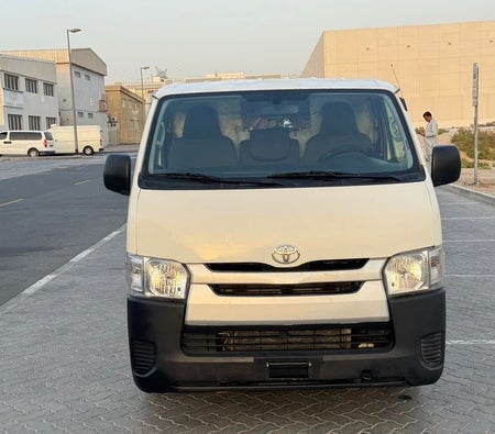 Toyota Hiace 2015 — OneClickDrive