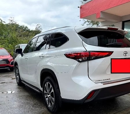 Toyota Highlander GXR 2022 — OneClickDrive