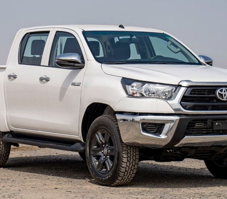 Toyota Hilux 2025 — OneClickDrive